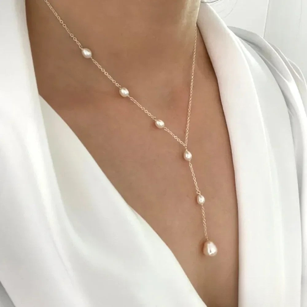 Collar de perlas vintage con colgante