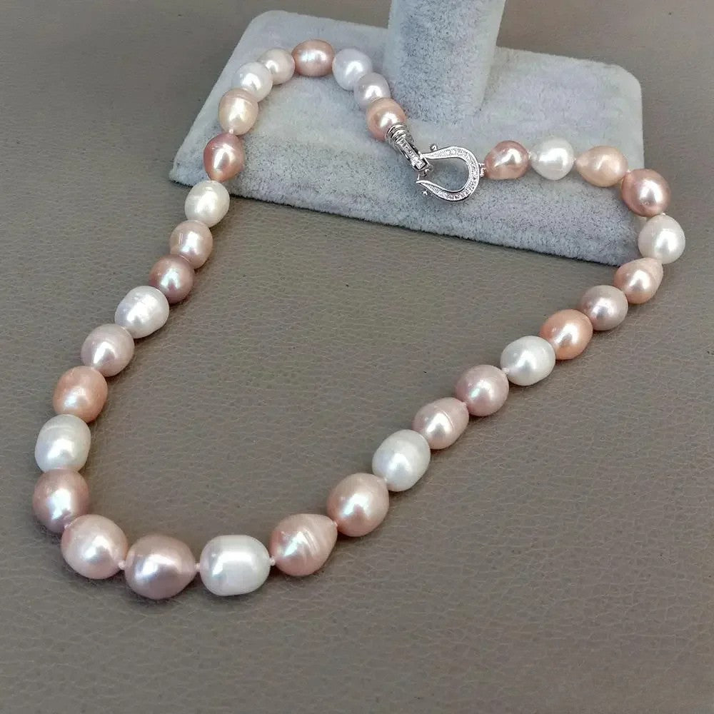 Collar de perlas de colores