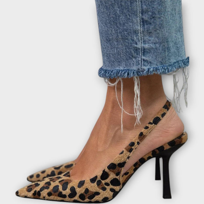 Salón con estampado de leopardo y tira trasera