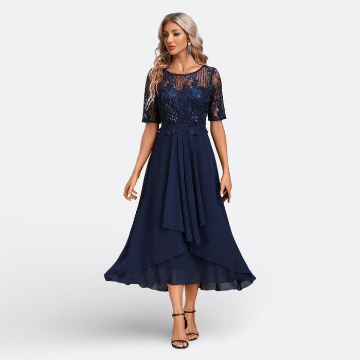Mariana - Vestido de encaje con mangas cortas