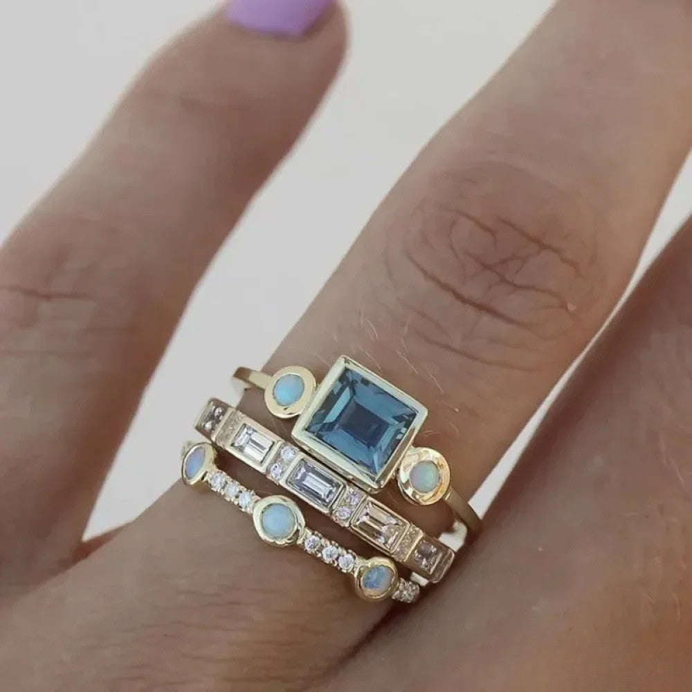 Anillo de cristal azul retro