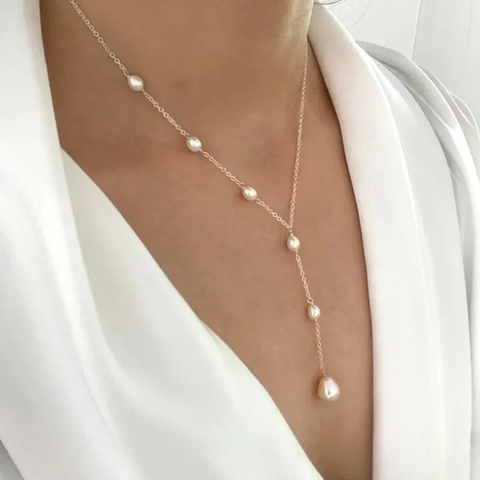 Collar de perlas vintage con colgante