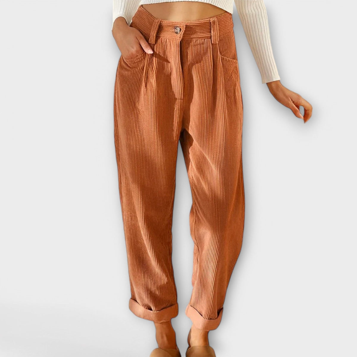 Pantalones de pana modernos