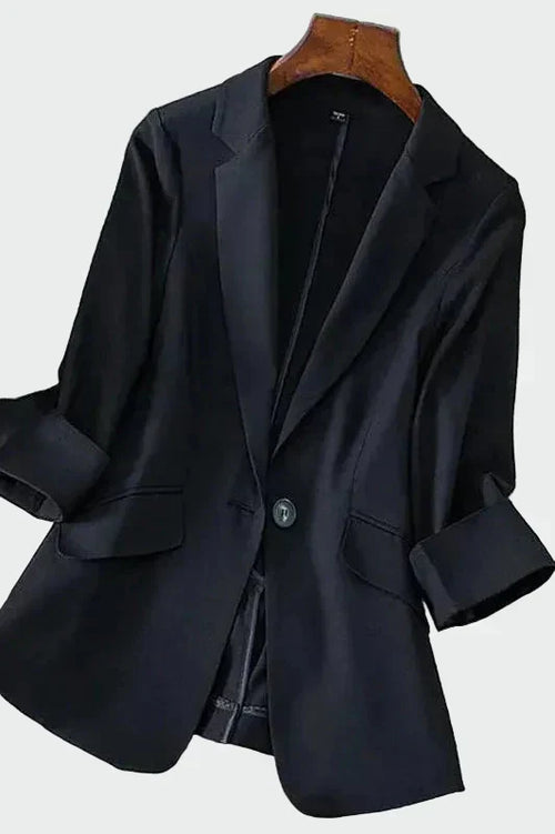 Adriana - Una chaqueta de corte moderno