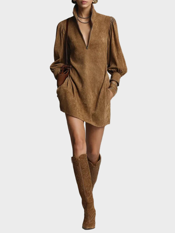 Minivestido con cuello vuelto