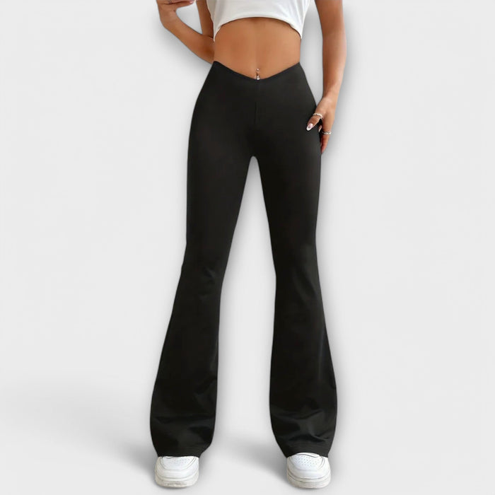 Pantalón holgado con pernera acampanada
